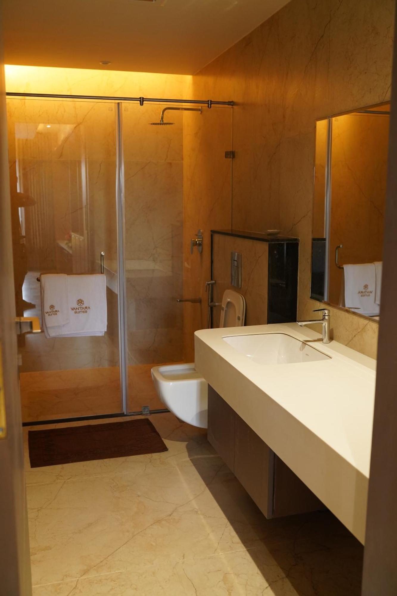 Vantara Suites Vellore Exterior foto